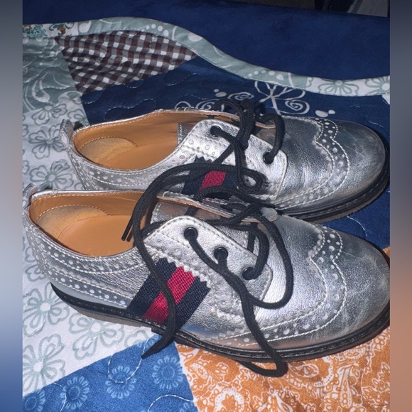 Kids Gucci Shoes (unisex loafers) - Picture 2 of 4